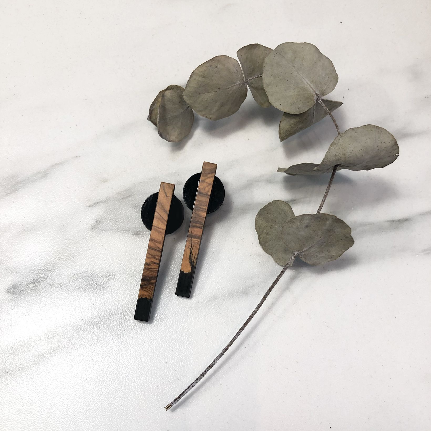 Pendiente Linea de resina y madera de olivo